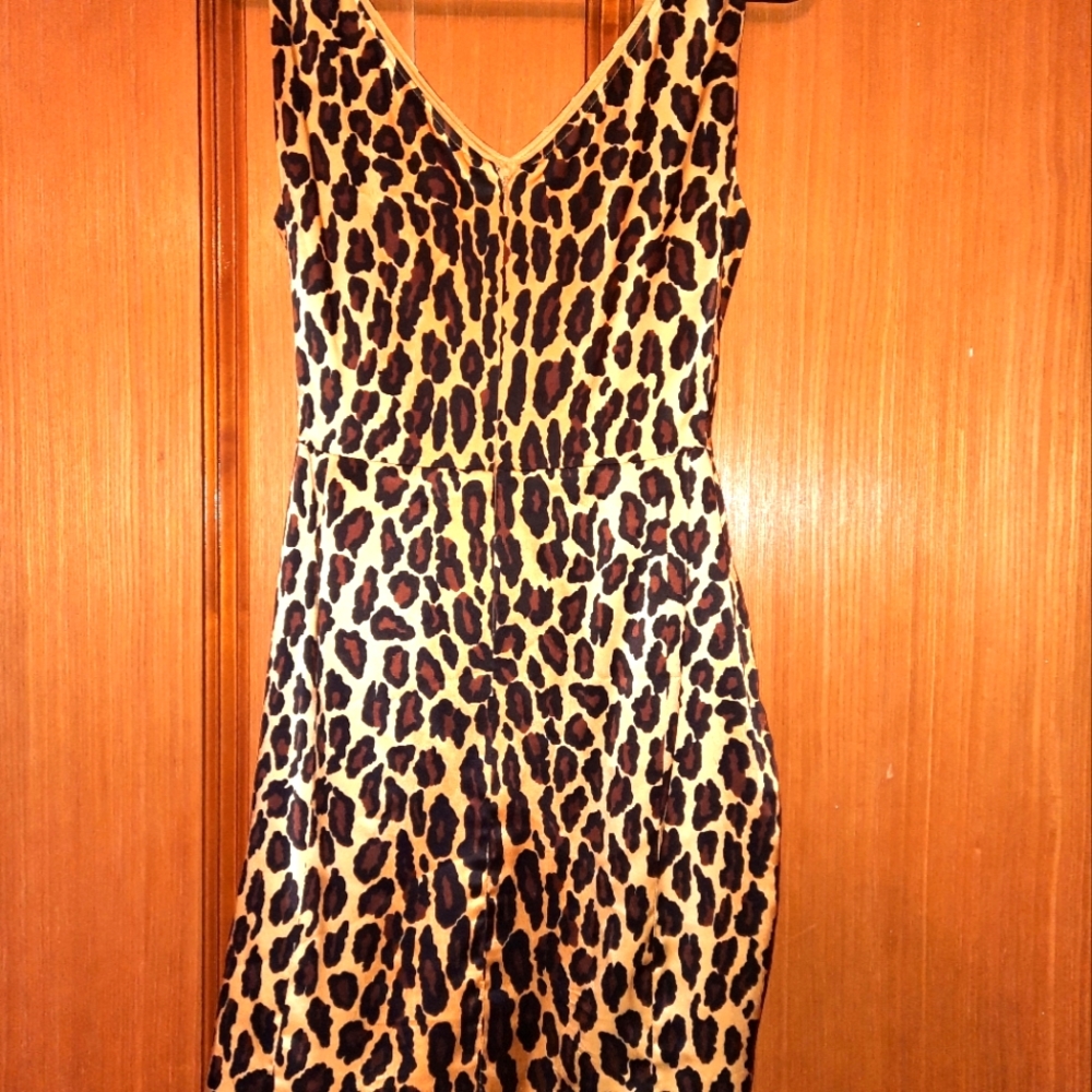 GUY LAROCHE France women dress,worn gently, size S, 100% SILK price $120 - Picture 3 of 4